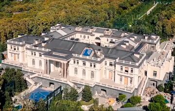 Український дрон спровокував масштабну лісову пожежу неподалік палацу Путіна в Геленджику