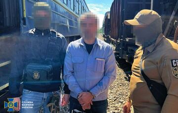 Співробітник УЗ ”зливав” росіянам маршрути руху ешелонів ЗСУ: за це сяде на 15 років