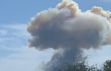 В Крыму гремят взрывы со стороны авиабазы в Новофедоровке: фото, видео В Крыму гремят взрывы со стороны авиабазы в Новофедоровке: фото, видео