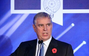 Принц Эндрю остался без воинских званий на фоне секс-скандала  Принц Эндрю остался без воинских званий на фоне секс-скандала