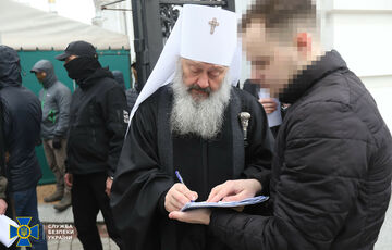 СБУ показала кадри обшуків у будинку митрополита Павла