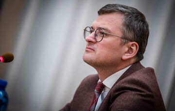 Глава МЗС України вперше з початку вторгнення приїхав до Китаю Глава МЗС України вперше з початку вторгнення приїхав до Китаю