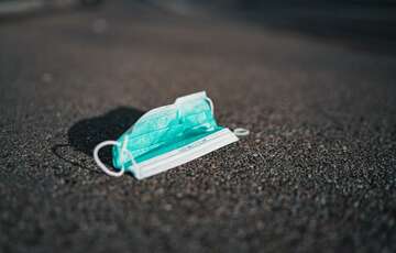 В Санкт-Петербурге пассажиры маршрутки убили человека из-за защитной маски В Санкт-Петербурге пассажиры маршрутки убили человека из-за защитной маски