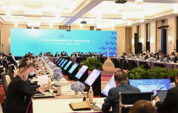 Министры 5 стран покинули важный саммит во время выступления России