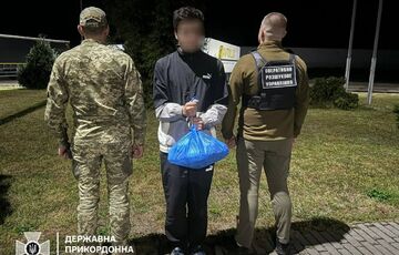 Пограничники задержали мужчину, который собирался убежать из Украины, но проспал свою остановку Пограничники задержали мужчину, который собирался убежать из Украины, но проспал свою остановку