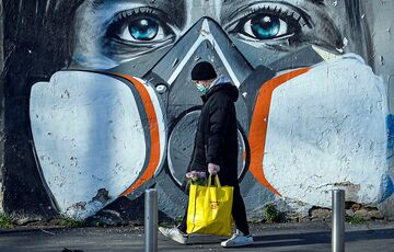 Заболеваемость COVID-19 по всему миру за месяц выросла на 52%, - ВОЗ