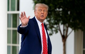 Трамп требует прямых переговоров Украины и России в Турции Трамп требует прямых переговоров Украины и России в Турции