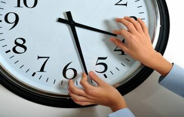 Стефанчук прокомментировал возможность перехода Украины на летнее время  Стефанчук прокомментировал возможность перехода Украины на летнее время