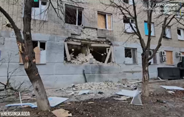 Россияне нанесли удар по роддому в Херсоне: кадры