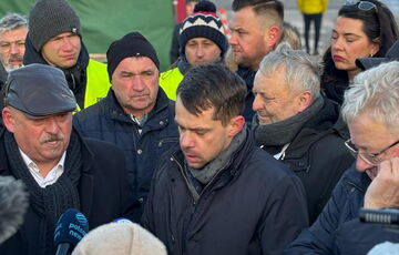 Польские фермеры согласились разблокировать пункт ”Шегини-Медика” Польские фермеры согласились разблокировать пункт ”Шегини-Медика”