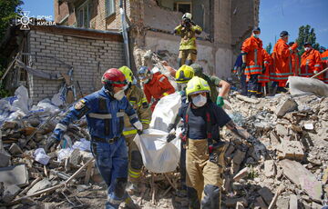 З-під завалів будинку у Шевченківському районі Києва дістали тіла кількох жінок: загинули 11 людей