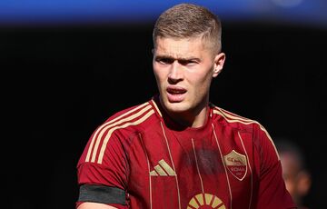 Довбик не з'явився на першому тренуванні Роми у новому році