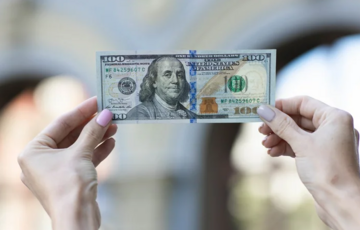 Каким будет курс доллара в течение года: прогноз 