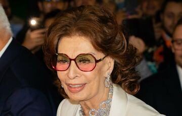 Софі Лорен потрапила до лікарні та перенесла операцію