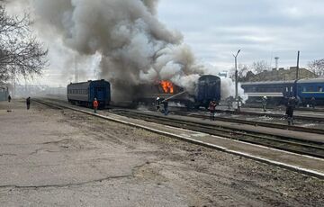 Росіяни атакували БПЛА пасажирський потяг у Миколаєві: людей встигли евакуювати