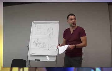 На Арестовича написали заяву до поліції через сексистські висловлювання