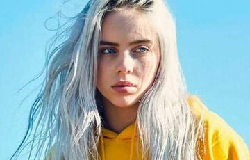 Билли Айлиш на своем концерте поцеловала флаг Украины, который передала Jerry Heil: видео Билли Айлиш на своем концерте поцеловала флаг Украины, который передала Jerry Heil: видео