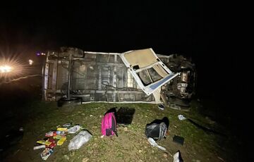 В Турции перевернулся автобус с нелегальными мигрантами