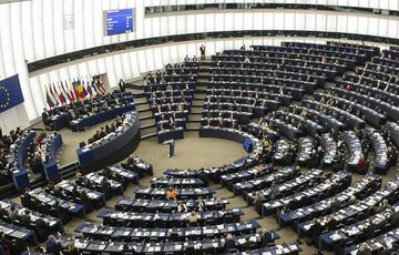 В Европарламенте призвали лишить Венгрию голоса в Евросоюзе