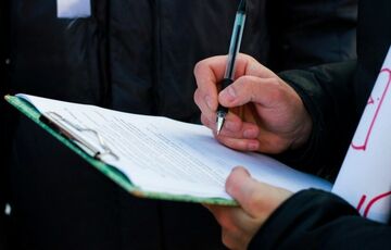 Соцопрос: половина украинцев выступает за диалог с РФ для прекращения войны на Донбассе