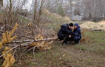 Під Києвом знайшли ще одне поховання закатованих людей: відео