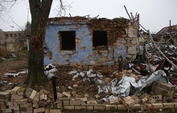 Россияне обстреляли школу и больницу в Николаевской области: погибли два подростка Россияне обстреляли школу и больницу в Николаевской области: погибли два подростка