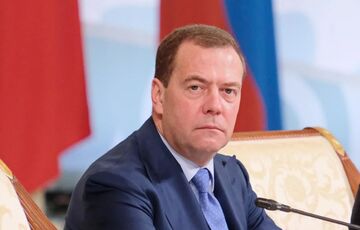 ”Им мало Измаила и Одессы”: Медведев вышел из себя из-за атак на российские корабли 