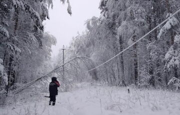 Россию накрыл аномально мощный снегопад: фото, видео