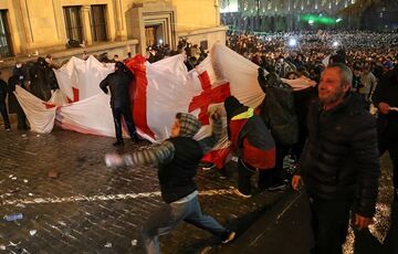 У столиці Грузії відновилися протести