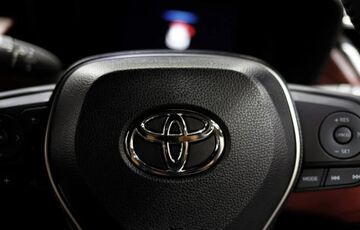 СМИ: японский концерн Toyota вновь поставляет запчасти в Россию  СМИ: японский концерн Toyota вновь поставляет запчасти в Россию