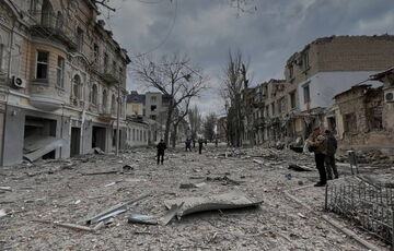 Россия нанесла удар по центру Херсона, есть раненые и разрушения: фото Россия нанесла удар по центру Херсона, есть раненые и разрушения: фото