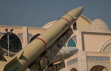 Іран уперше атакував Ізраїль балістикою з касетними бомбами