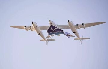 Літак-носій Virgin Galactic, на якому українка вирушила до космосу, втратив деталь під час польоту