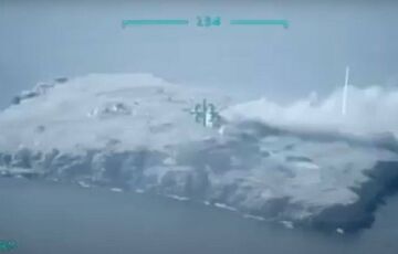 Bayraktar эффектно уничтожил позиции оккупантов на Змеином: видео