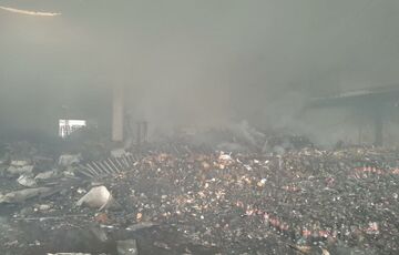 Российская армия уничтожила склад гумпомощи Красного Креста в Херсоне: фото Российская армия уничтожила склад гумпомощи Красного Креста в Херсоне: фото