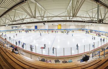  На столичном Ипподроме начнет работу самый большой в Украине каток