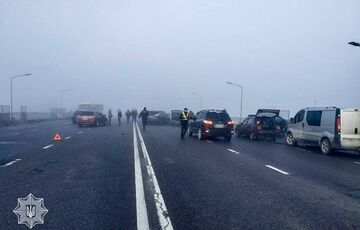 У Львові на мосту зіткнулися 27 автомобілів