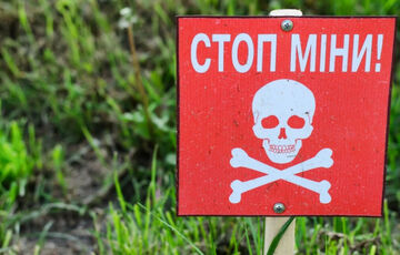 В Херсонской области электрики взорвались на мине В Херсонской области электрики взорвались на мине
