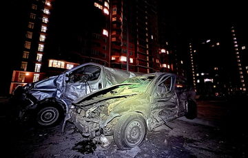 Повреждены жилые дома и склады: появились кадры последствий массированного обстрела Одессы Повреждены жилые дома и склады: появились кадры последствий массированного обстрела Одессы