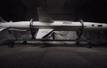 Україна вперше показала ракету Довгий Нептун