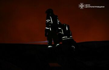 У Дніпропетровській області через удари російських БПЛА у двох районах спалахнули пожежі У Дніпропетровській області через удари російських БПЛА у двох районах спалахнули пожежі