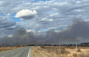 Пожар на феодосийской нефтебазе усиливается: огонь охватывает новые емкости с топливом Пожар на феодосийской нефтебазе усиливается: огонь охватывает новые емкости с топливом