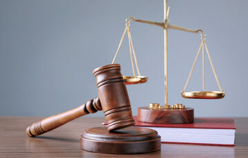 Справа про групове зґвалтування дівчинки на Закарпатті: обвинувачені отримали по 6 років ув'язнення