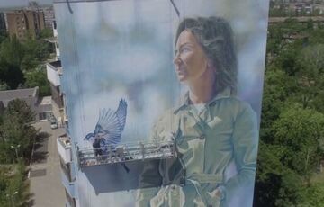 В Мариуполе захватчики уничтожили последний украинский мурал