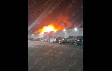 Внаслідок російської ракетної атаки по Києву згорів склад Rozetka, - мережа