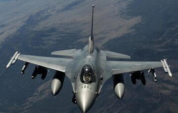 Нідерланди обговорюють запит України щодо перспектив передачі винищувачів F-16 Нідерланди обговорюють запит України щодо перспектив передачі винищувачів F-16