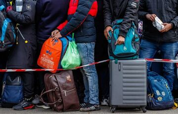 Вже 4 мільйони українців набули статусу біженців у ЄС: їх кількість продовжує зростати
