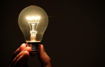 Киянам та гостям столиці розповіли, як сьогодні відключатимуть електрику Киянам та гостям столиці розповіли, як сьогодні відключатимуть електрику