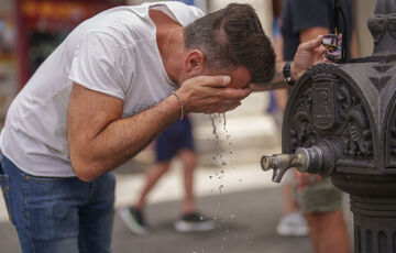Европе из-за жары умерли более 2000 человек  Европе из-за жары умерли более 2000 человек