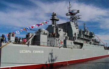 БДК ”Цезарь Куников” потопили разведчики при помощи легендарных дронов ”Magura V5”: видео